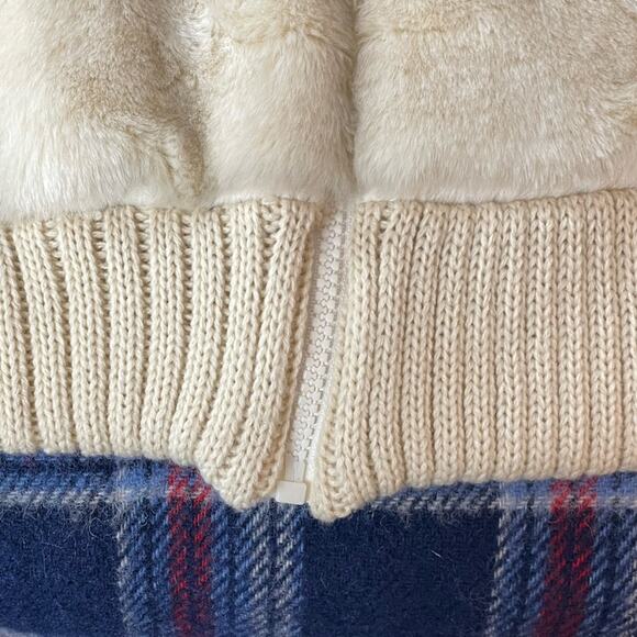 Vintage Y2K Faux Fur Creamy White Teddy 70s Jacket w/ Knit Tan cuffs & hem - Picture 7 of 15